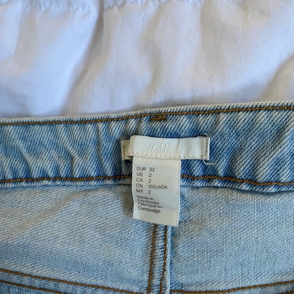 H&M Scalloped Denim Shorts Size 2 - Picture 5 of 6